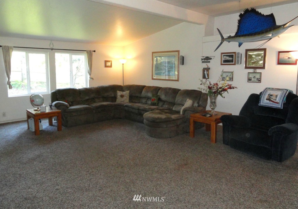 22969 Seatter Road Northeast Kingston, WA 98346 - Photo 5 of 13 Gallery Image 5