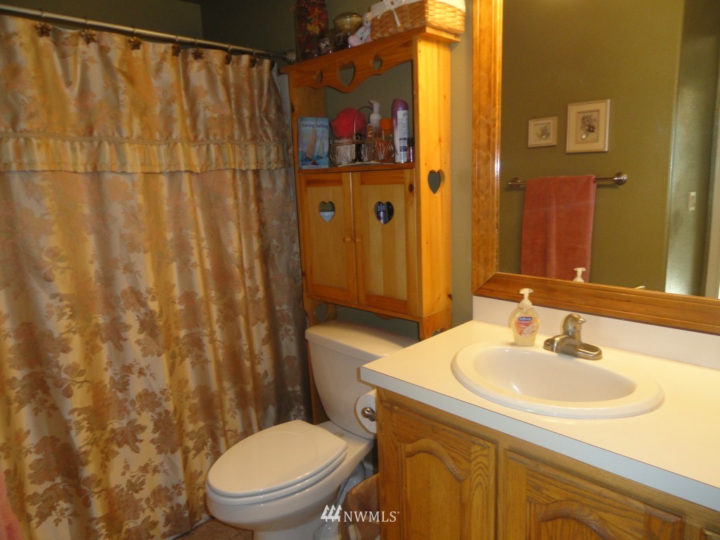 22969 Seatter Road Northeast Kingston, WA 98346 - Photo 8 of 13 Gallery Image 8