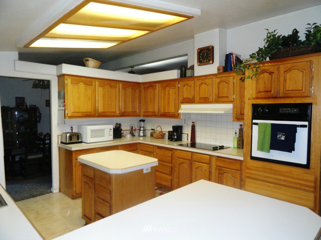 22969 Seatter Road Northeast Kingston, WA 98346 - Photo 9 of 13 Gallery Image 9