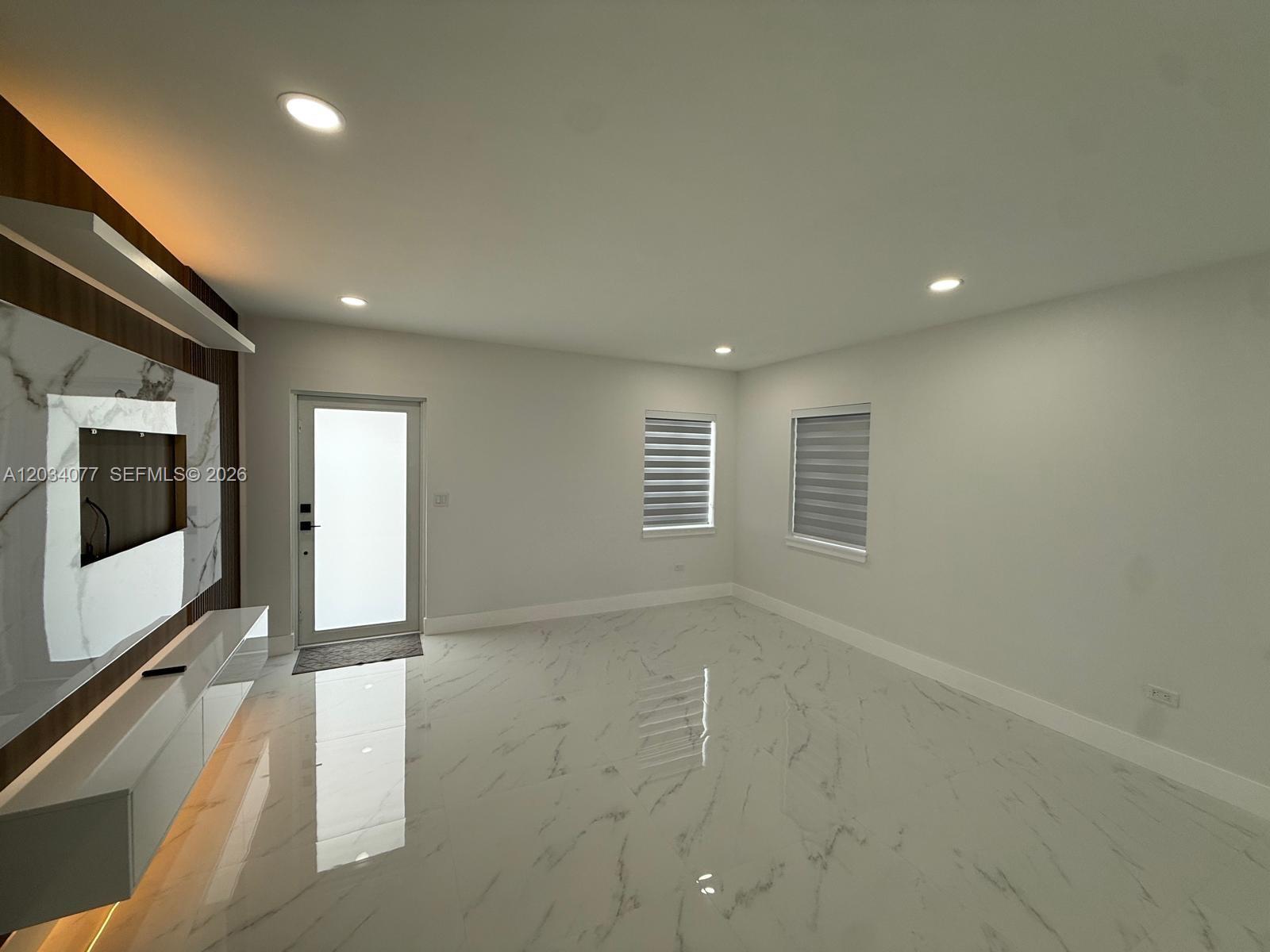 521 East 33rd Street Hialeah, FL 33013 - Photo 4 of 30