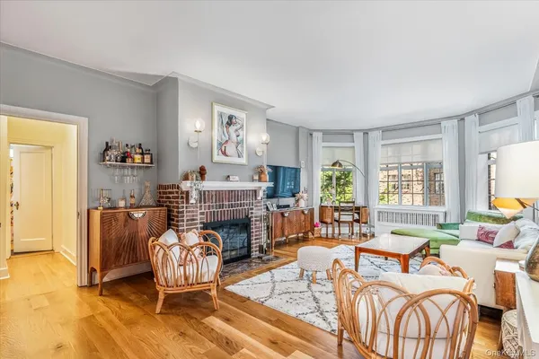 $4,295 | 38-30 Douglaston Parkway, Unit G2 | Douglaston