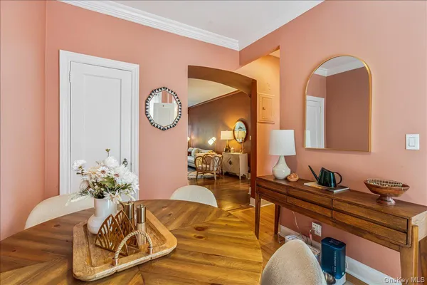 $4,295 | 38-30 Douglaston Parkway, Unit G2 | Douglaston