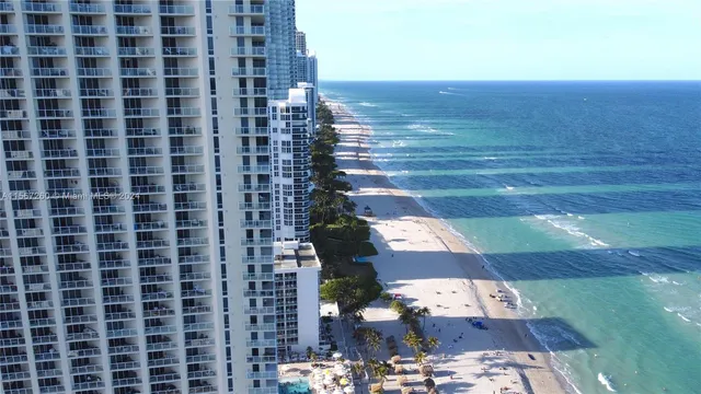 $6,000 | 16699 Collins Avenue, Unit 3009, Sunny Isles Beach, FL 33160