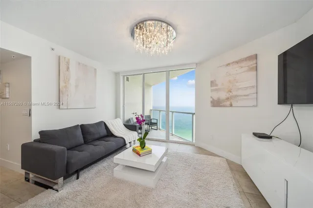 $6,000 | 16699 Collins Avenue, Unit 3009, Sunny Isles Beach, FL 33160