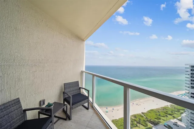 $6,000 | 16699 Collins Avenue, Unit 3009, Sunny Isles Beach, FL 33160