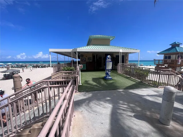 $6,000 | 16699 Collins Avenue, Unit 3009, Sunny Isles Beach, FL 33160