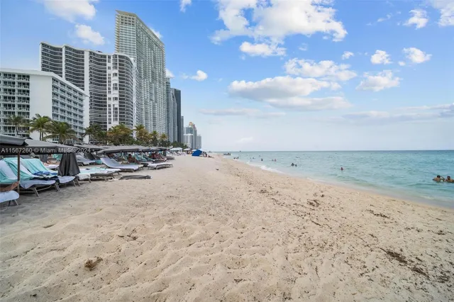 $6,000 | 16699 Collins Avenue, Unit 3009, Sunny Isles Beach, FL 33160