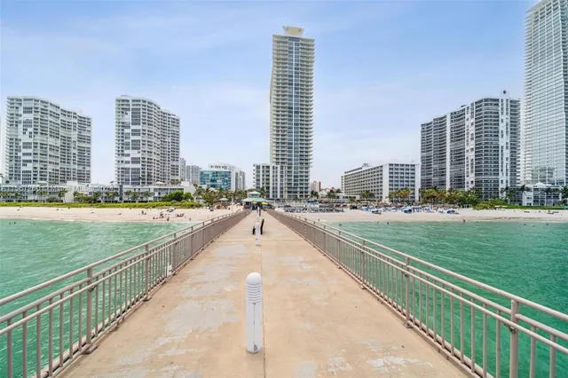 $6,000 | 16699 Collins Avenue, Unit 3009, Sunny Isles Beach, FL 33160