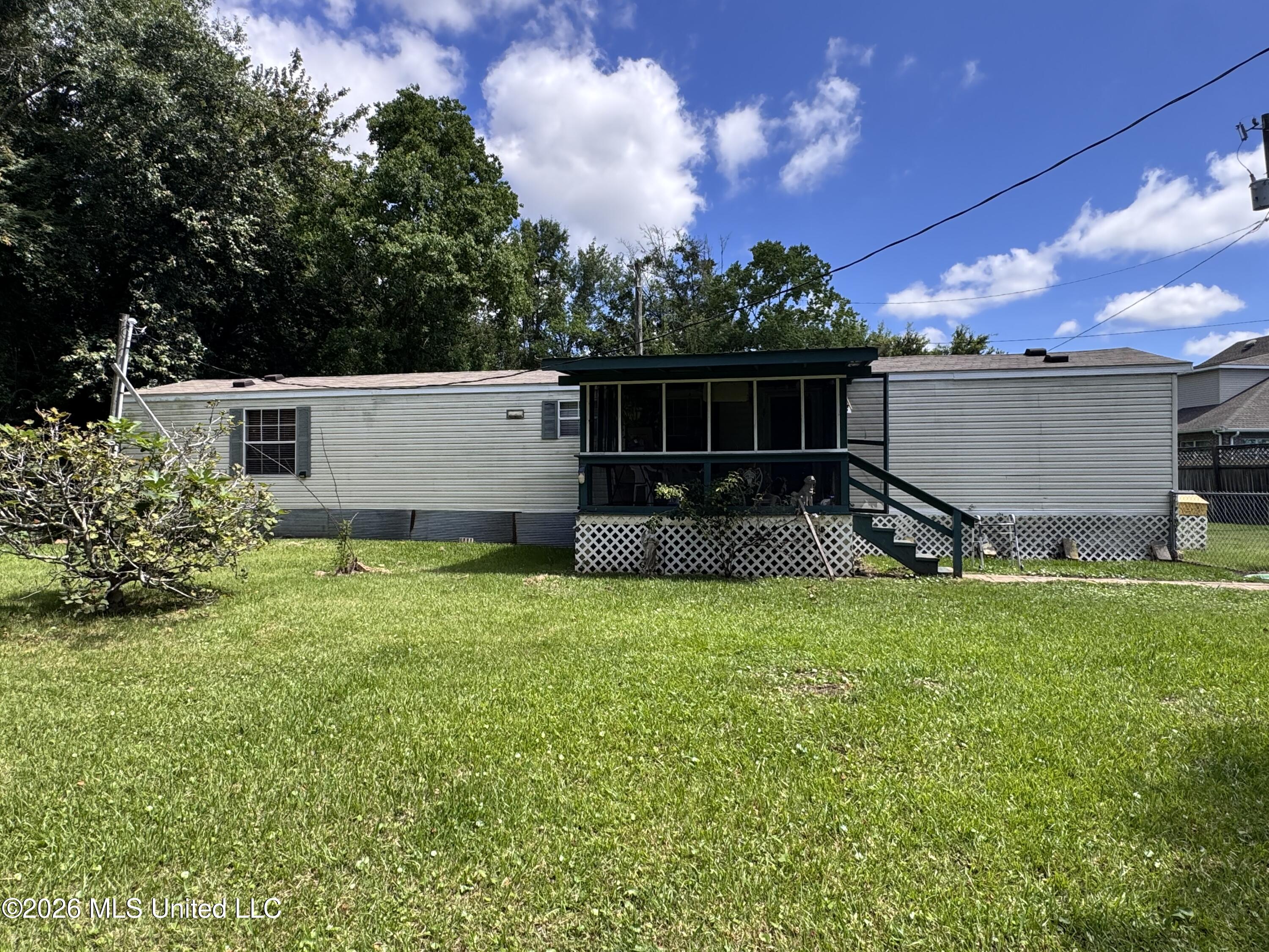 1990 Brasher Road Biloxi, MS 39532 - Photo 2 of 18 IMG_1892