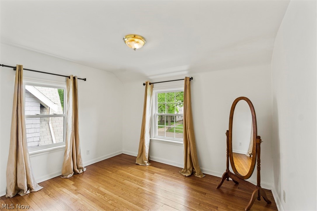 2196 Barrington Road Cleveland, OH 44118 - Photo 19 of 29 Gallery Image 19