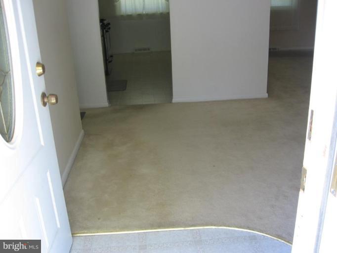9811 Plowline Road Randallstown, MD 21133 - Photo 7 of 23 Entrance / Foyer
