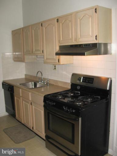 9811 Plowline Road Randallstown, MD 21133 - Photo 10 of 23 Kitchen #2