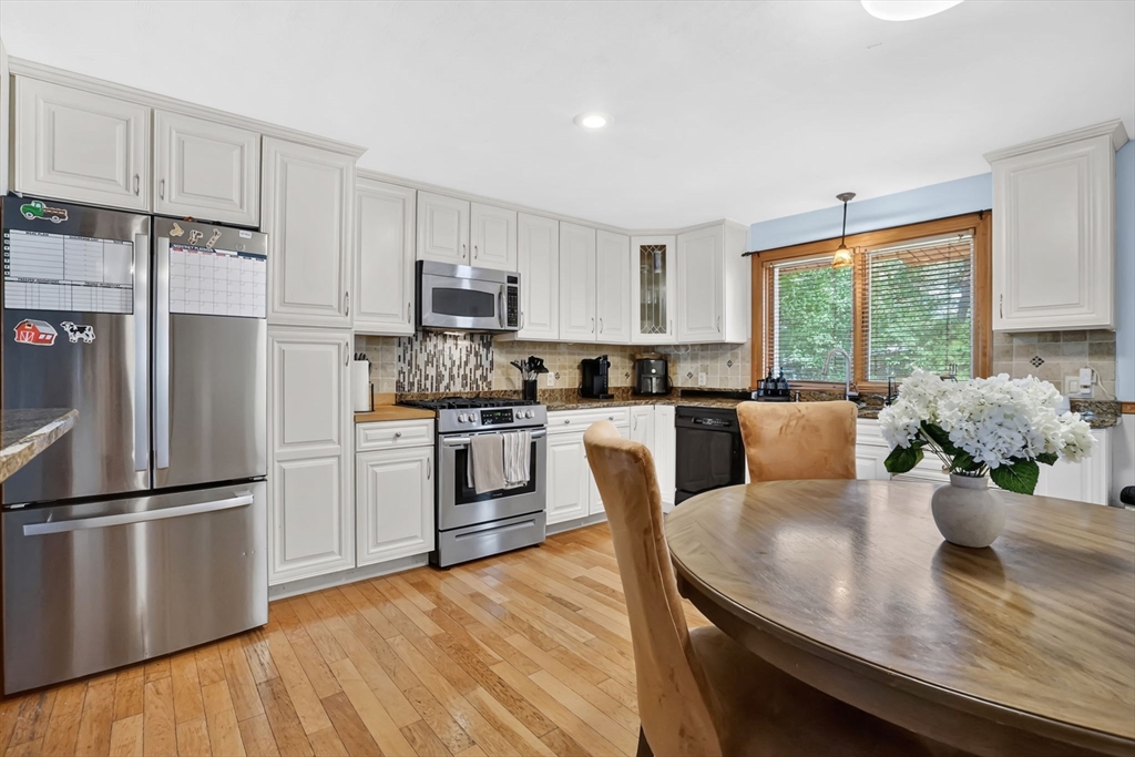 57 Tavistock Street Springfield, MA 01119 - Photo 5 of 21