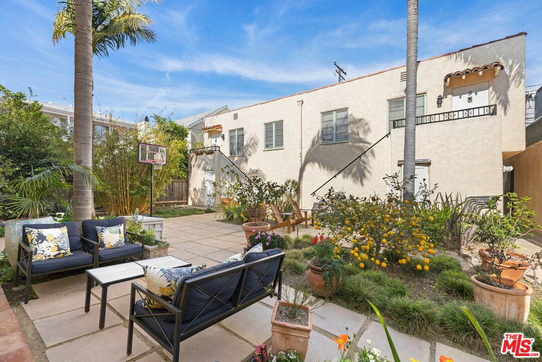 827 12th Street Santa Monica, CA 90403 - Photo 5 of 15 a view of yard with patio