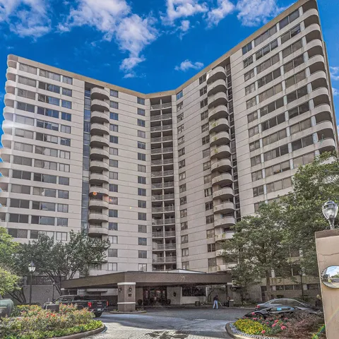 $3,200 | 3525 Sage Road, Unit 1115, Houston, TX 77056