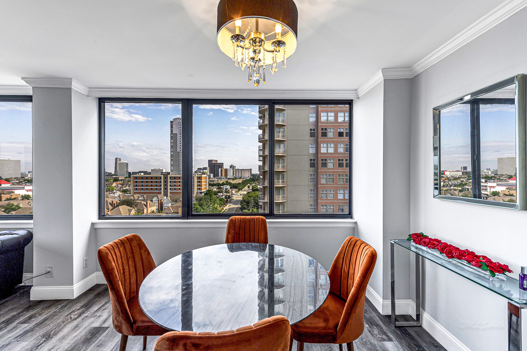 3525 Sage Road, Unit 1115 Houston, TX 77056 - Photo 11 of 47 Dining room