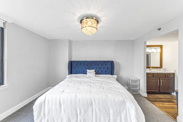 $2,995 | 3525 Sage Road, Unit 1115, Houston, TX 77056