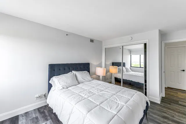 $3,200 | 3525 Sage Road, Unit 1115, Houston, TX 77056