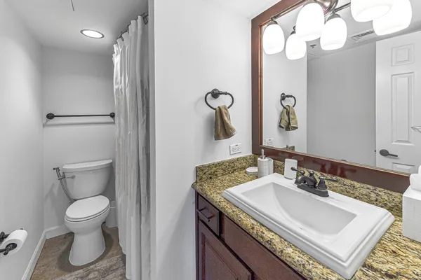 $2,995 | 3525 Sage Road, Unit 1115, Houston, TX 77056