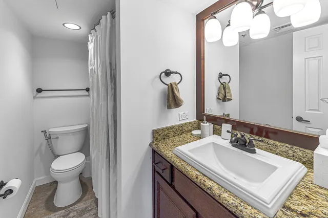 $3,200 | 3525 Sage Road, Unit 1115, Houston, TX 77056