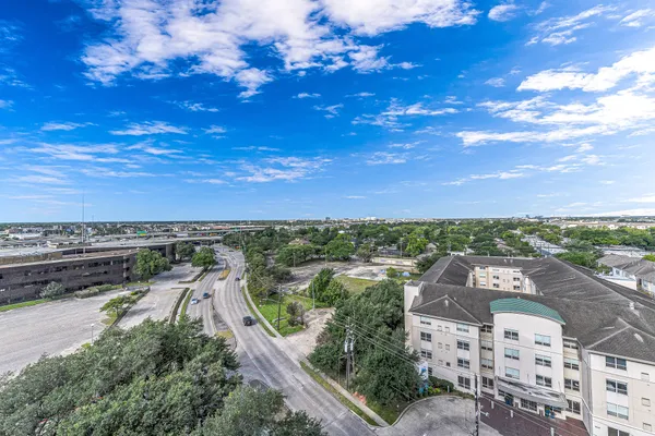 $2,995 | 3525 Sage Road, Unit 1115, Houston, TX 77056