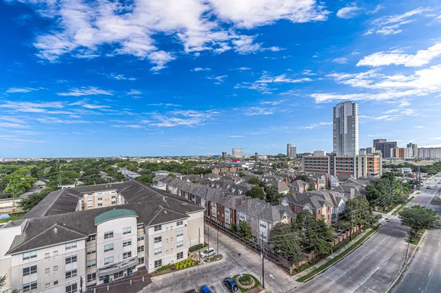 $3,200 | 3525 Sage Road, Unit 1115, Houston, TX 77056