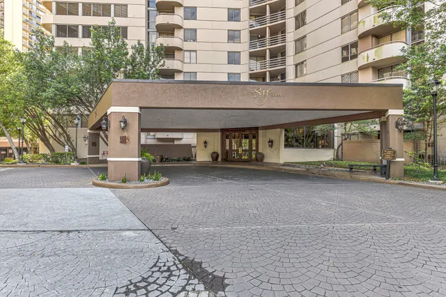 $3,200 | 3525 Sage Road, Unit 1115, Houston, TX 77056