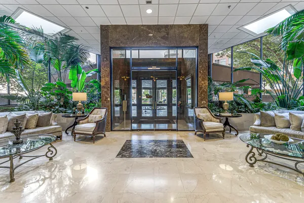 $2,995 | 3525 Sage Road, Unit 1115, Houston, TX 77056