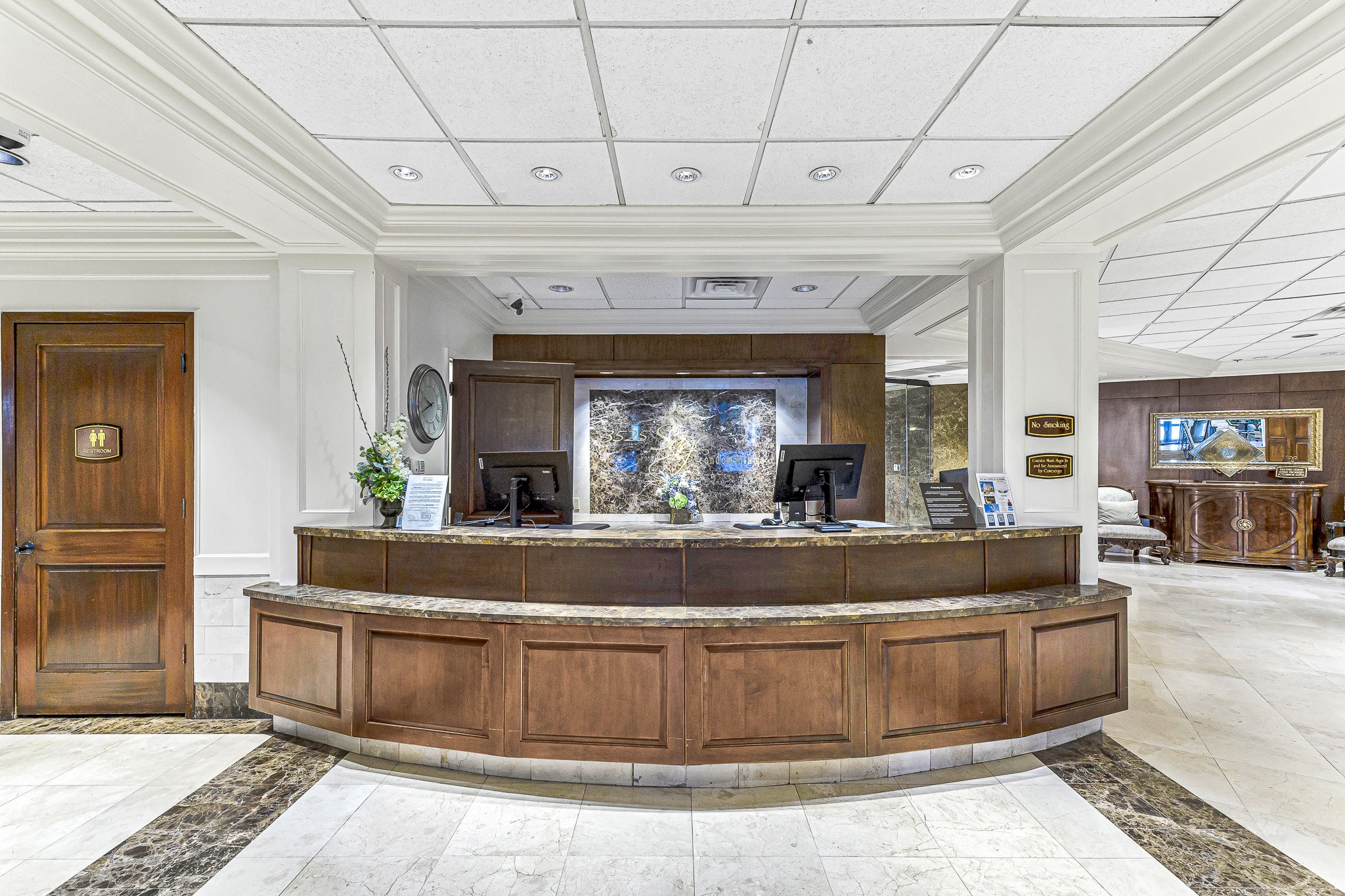 3525 Sage Road, Unit 1115 Houston, TX 77056 - Photo 30 of 47 Concierge desk manned 24 hours
