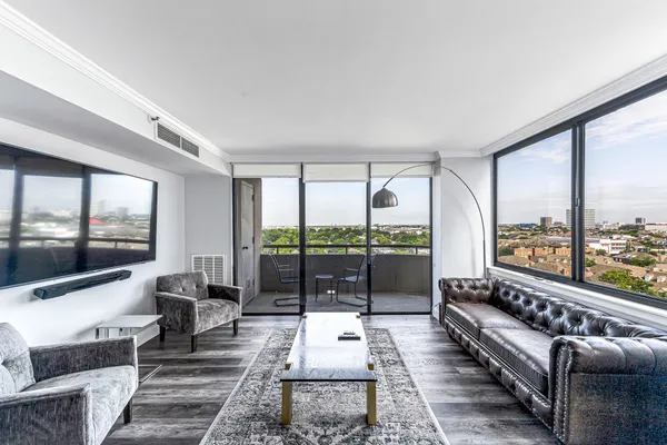 $2,995 | 3525 Sage Road, Unit 1115, Houston, TX 77056