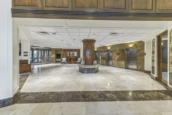 $2,995 | 3525 Sage Road, Unit 1115, Houston, TX 77056