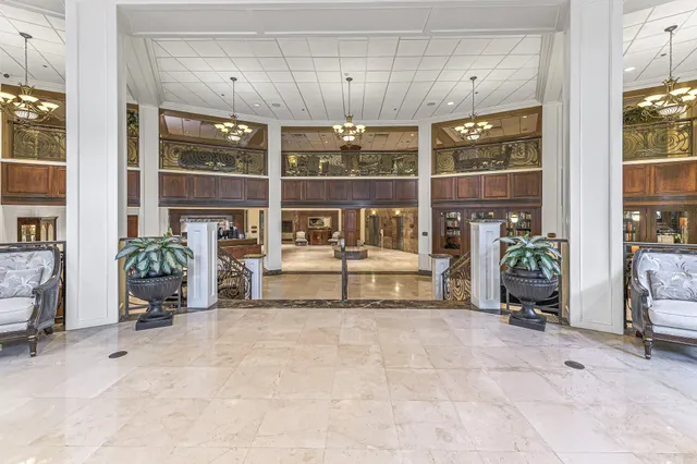 $3,200 | 3525 Sage Road, Unit 1115, Houston, TX 77056