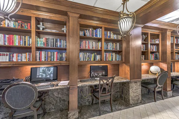 $2,995 | 3525 Sage Road, Unit 1115, Houston, TX 77056