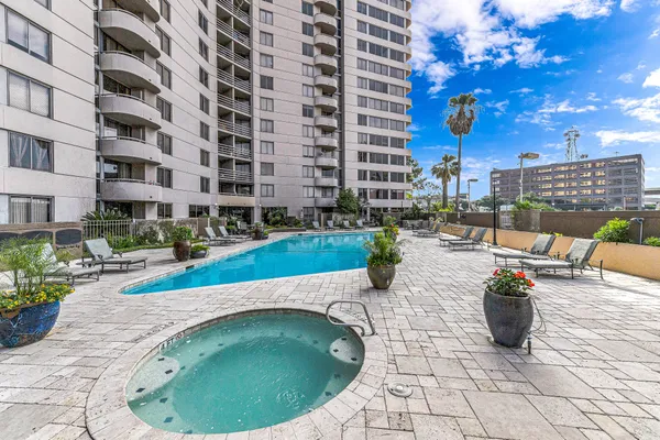 $2,995 | 3525 Sage Road, Unit 1115, Houston, TX 77056