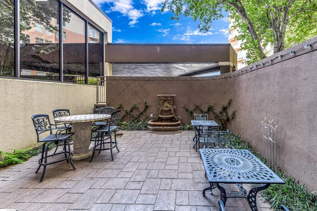 $3,200 | 3525 Sage Road, Unit 1115, Houston, TX 77056