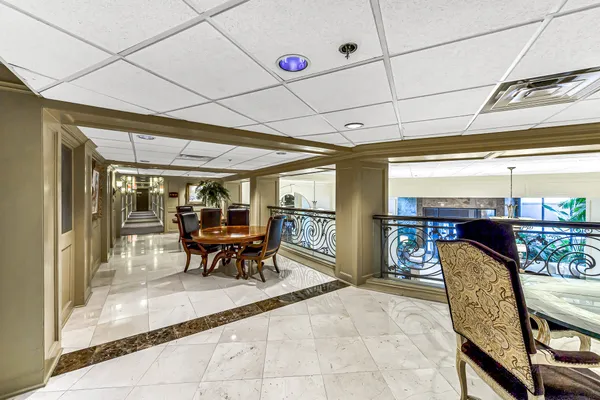 $2,995 | 3525 Sage Road, Unit 1115, Houston, TX 77056