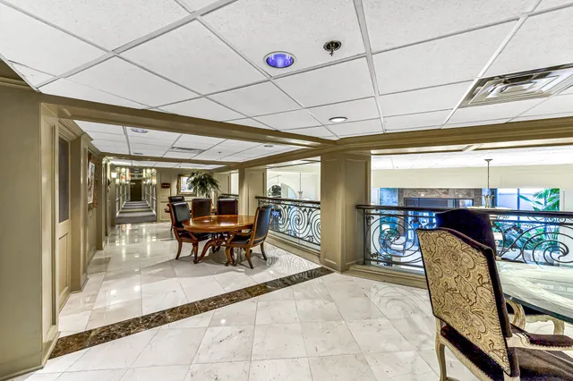 $3,200 | 3525 Sage Road, Unit 1115, Houston, TX 77056