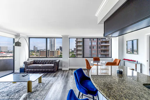 $3,200 | 3525 Sage Road, Unit 1115, Houston, TX 77056