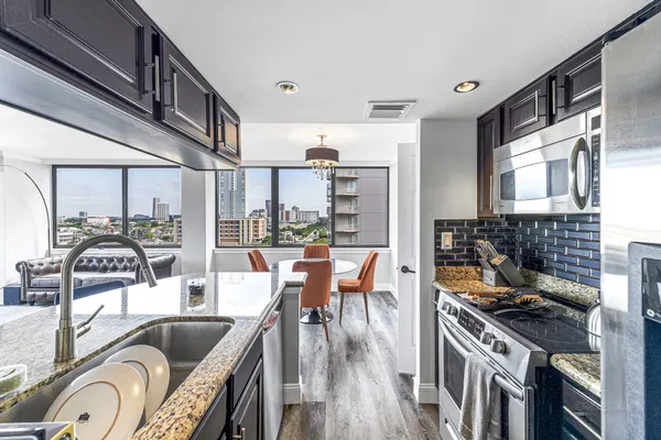 $2,995 | 3525 Sage Road, Unit 1115, Houston, TX 77056