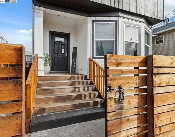 a view of building with door