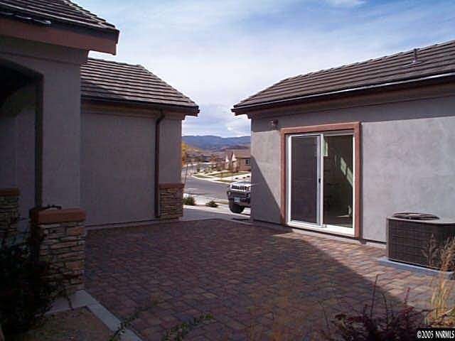 1145 Cliff Park Way Reno, NV 89523 - Photo 5 of 9 a view of a car garage