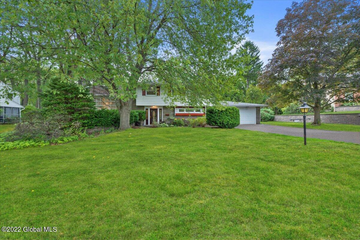 1324 Rowe Road Niskayuna, NY 12309 - Photo 1 of 62 52-JUN00983