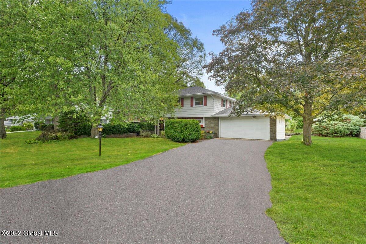 1324 Rowe Road Niskayuna, NY 12309 - Photo 3 of 62 51-JUN00980