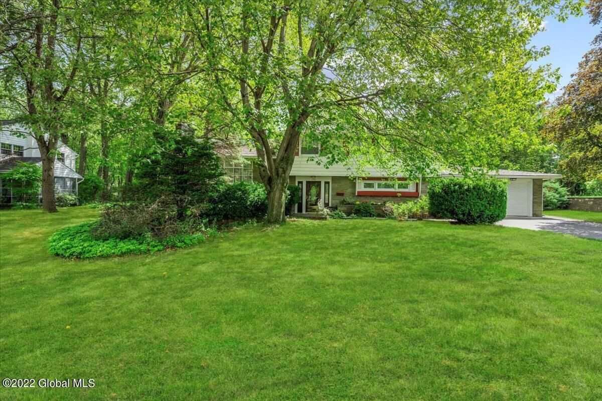 1324 Rowe Road Niskayuna, NY 12309 - Photo 4 of 62 47-DSC00125