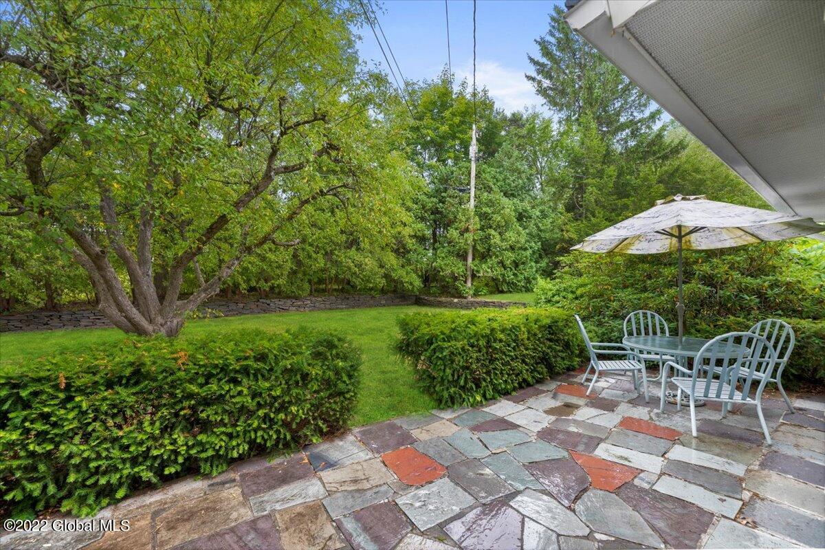 1324 Rowe Road Niskayuna, NY 12309 - Photo 46 of 62 58-JUN01001