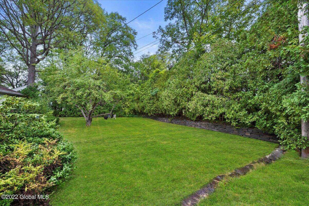 1324 Rowe Road Niskayuna, NY 12309 - Photo 52 of 62 60-JUN01007