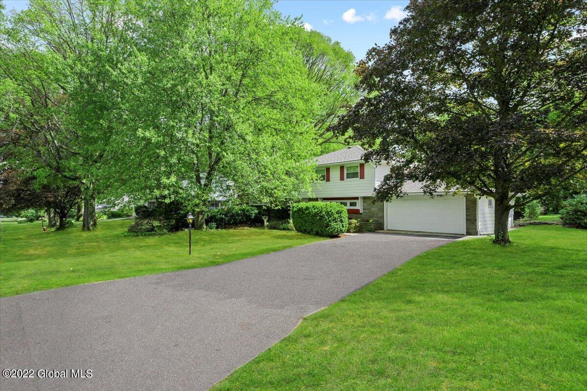 1324 Rowe Road Niskayuna, NY 12309 - Photo 6 of 62 43-DSC00110