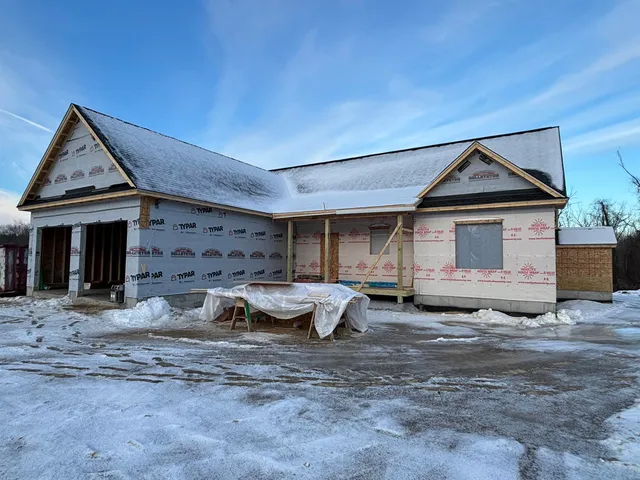 $879,900 | 131 Merrimack Street, Hooksett, NH 03106