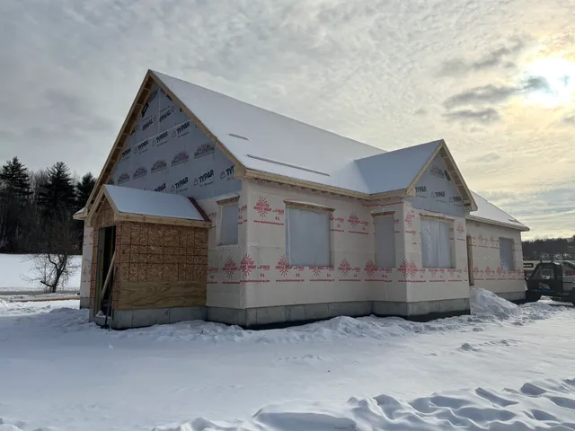 $879,900 | 131 Merrimack Street, Hooksett, NH 03106