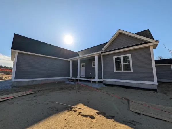 $859,900 | 131 Merrimack Street, Hooksett, NH 03106